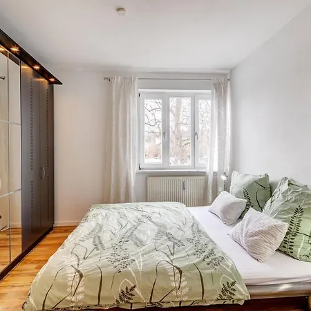 3-zimmer Mit Sehr Gutem Grundriss Und Balkon * München