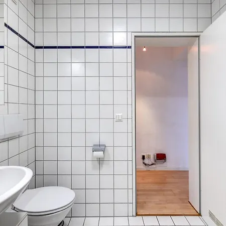 3-zimmer Mit Sehr Gutem Grundriss Und Balkon * München