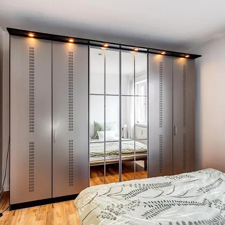 3-zimmer Mit Sehr Gutem Grundriss Und Balkon * München